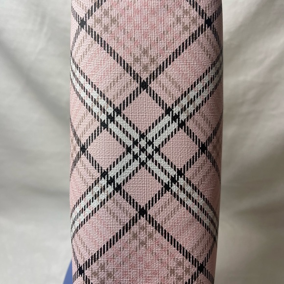 Deluxity Los Angeles pink with black and white stripes cosmetic case - Picture 4 of 5